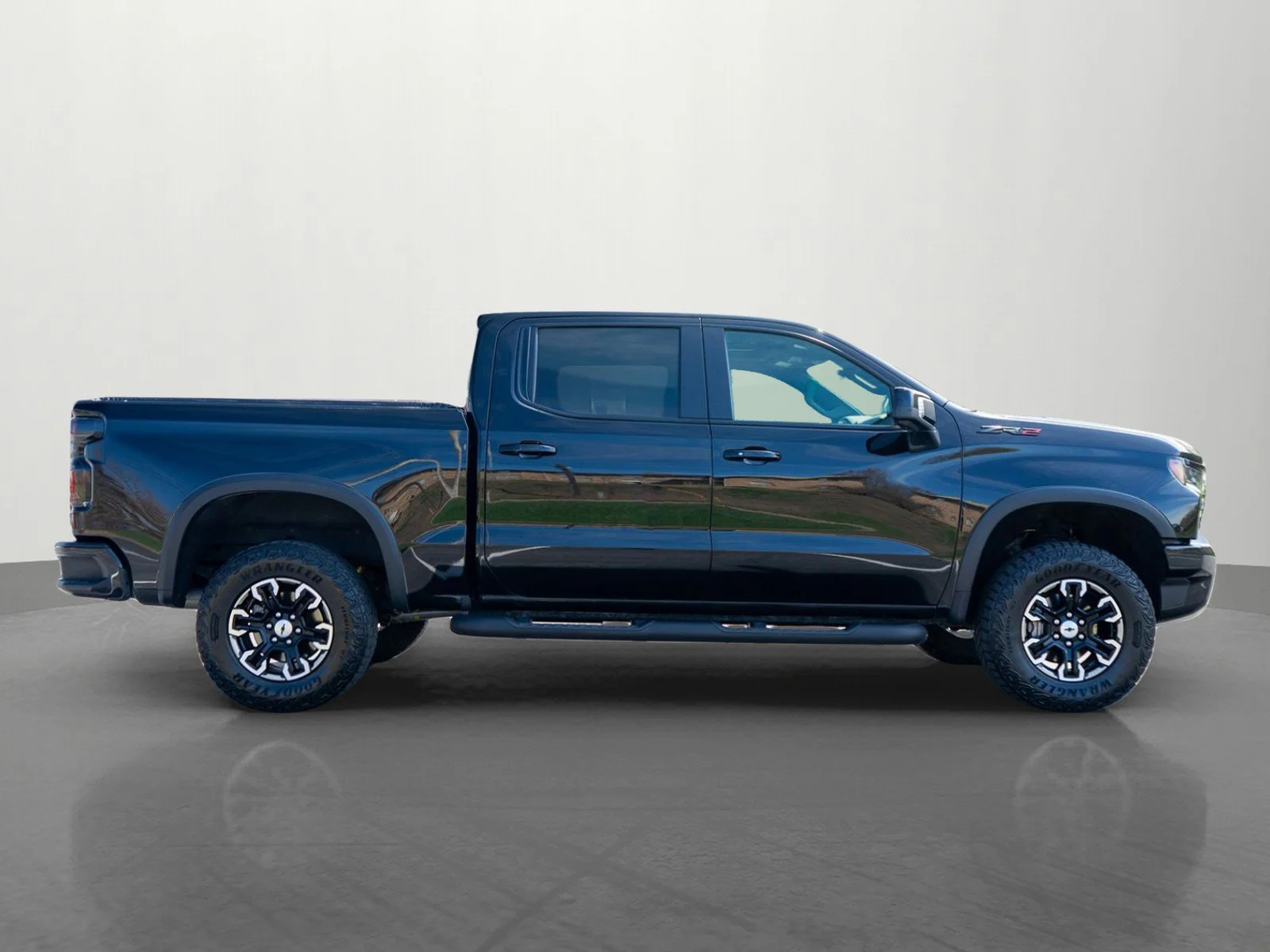 Used 2023 Black Chevrolet ZR2 image 9