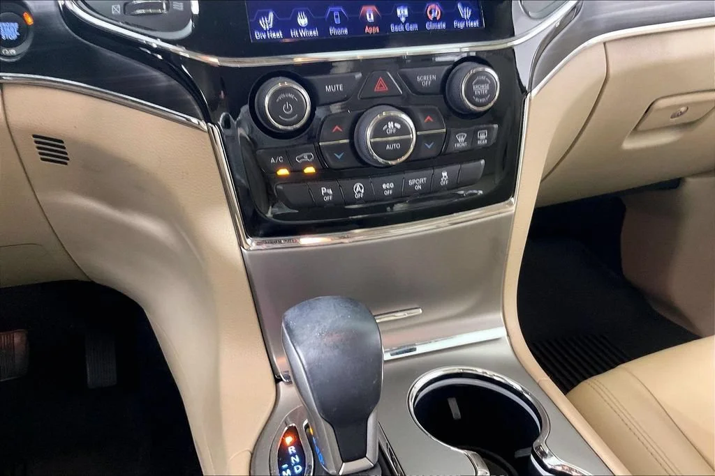 Certified Used 2019 Brown Jeep Limited 4x4 image 8