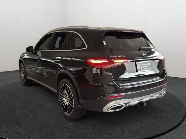 Used 2025 Black Mercedes-Benz GLC 300 image 5