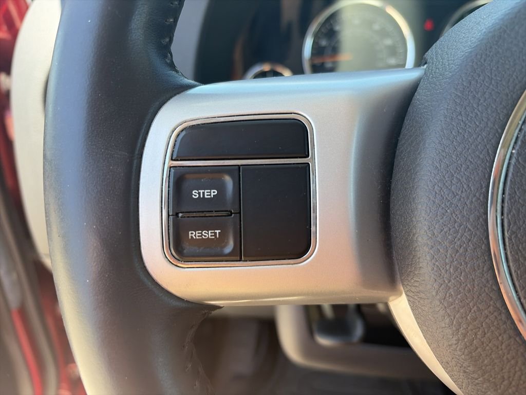 Used 2017 Red Jeep Latitude image 19