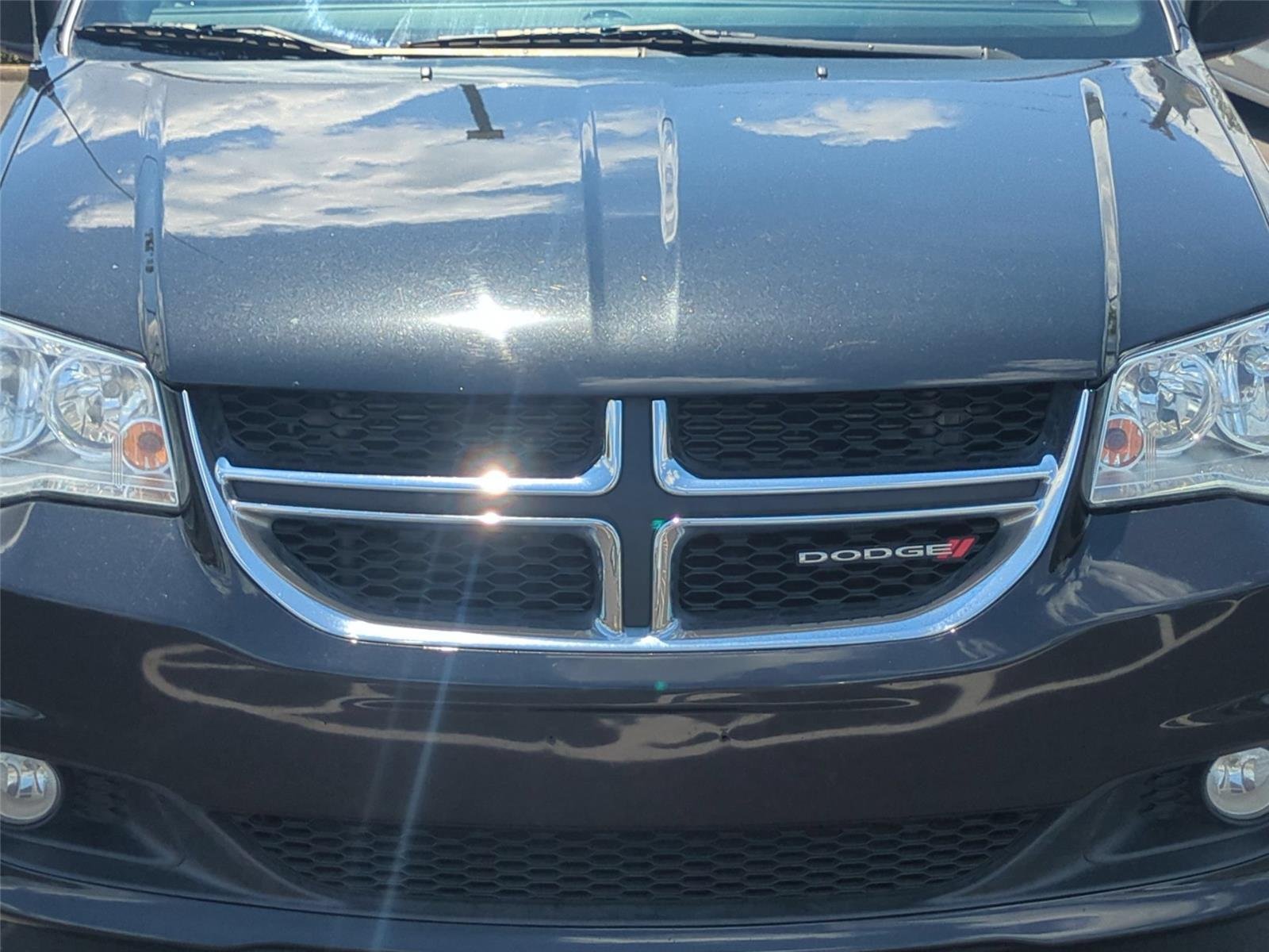 Used 2018 Black Onyx Crystal Pearlcoat Dodge SXT image 29
