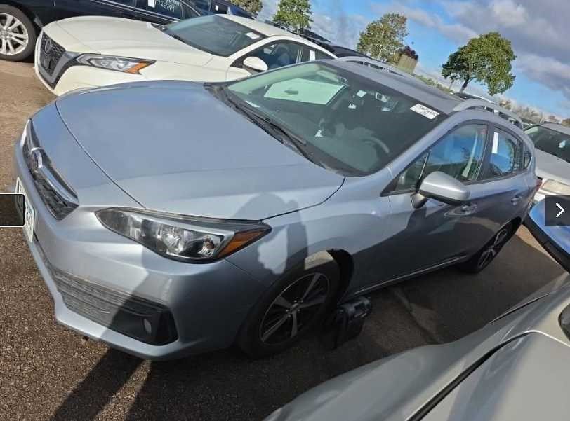 Used 2020 Ice Silver Metallic Subaru Premium image 9