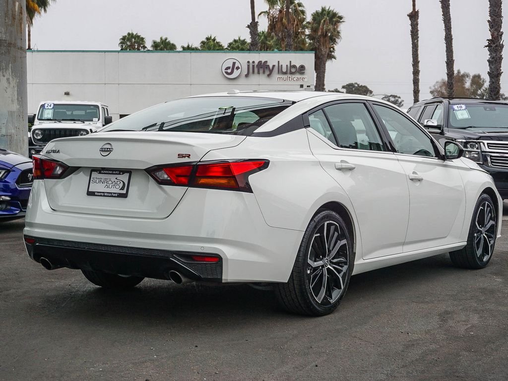 Used 2024 Glacier White Nissan 2.5 SR image 7