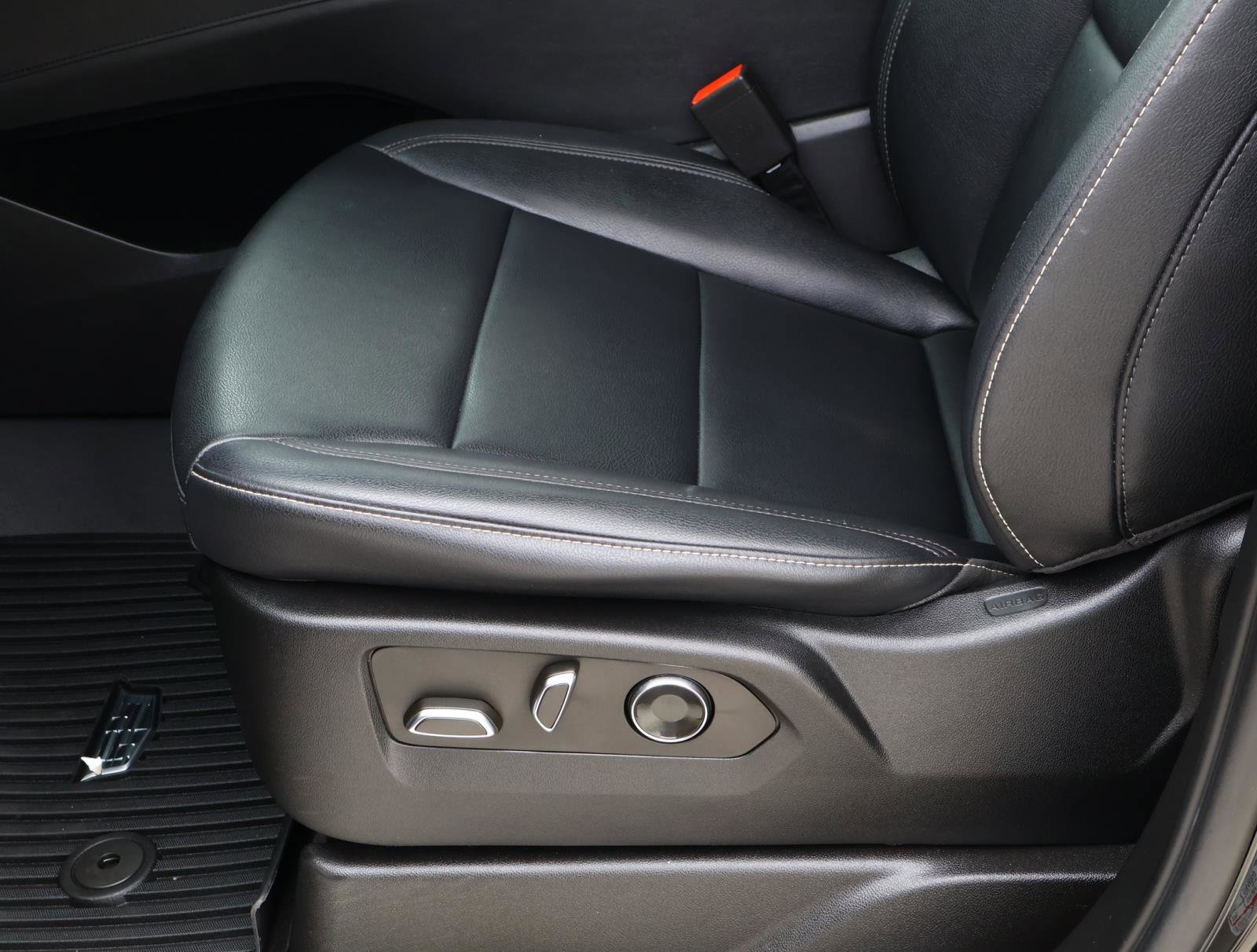 2023 Cadillac Escalade Luxury - Photo 18