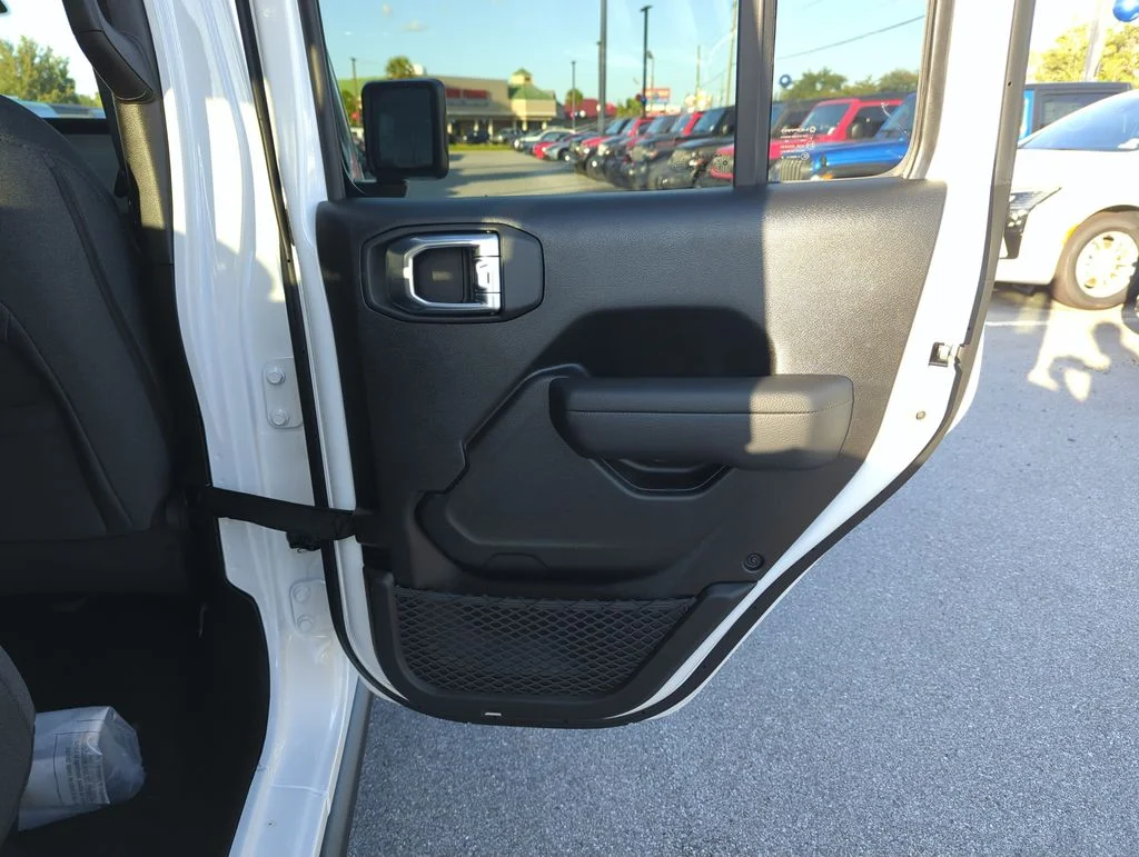 New 2026 Bright White Clear-Coat Exterior Paint Jeep Willys image 26