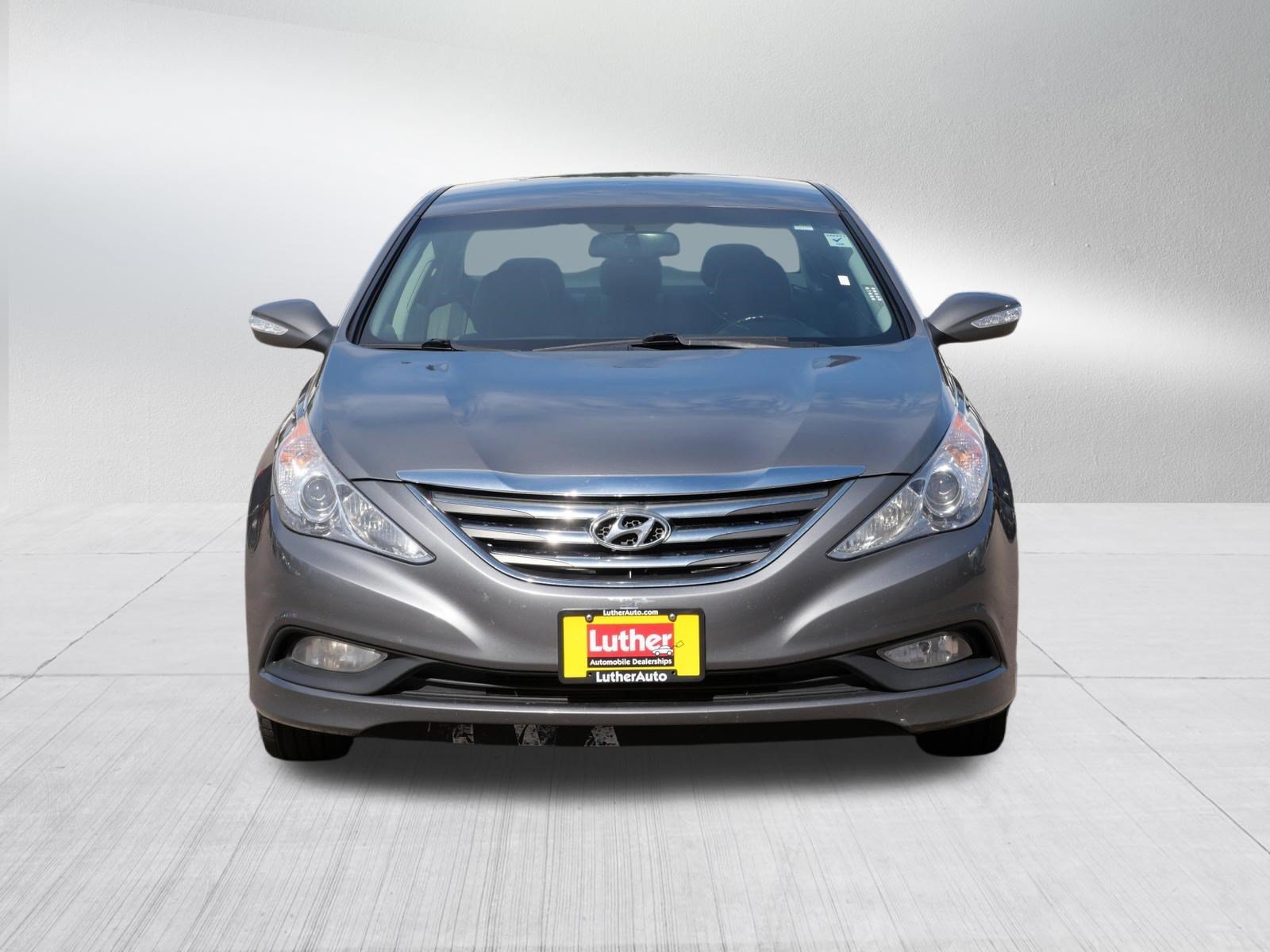 Used 2014 Hyundai Sonata SE with VIN 5NPEC4AC0EH890426 for sale in Saint Paul, MN