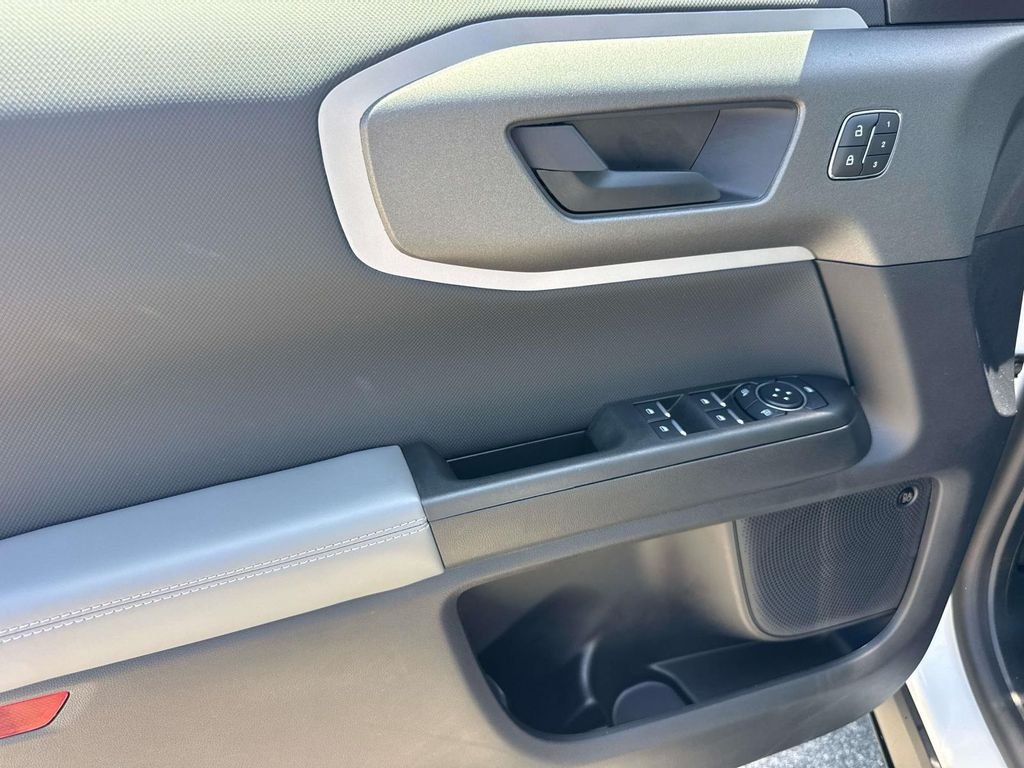Used 2025 Oxford White Ford Badlands image 20