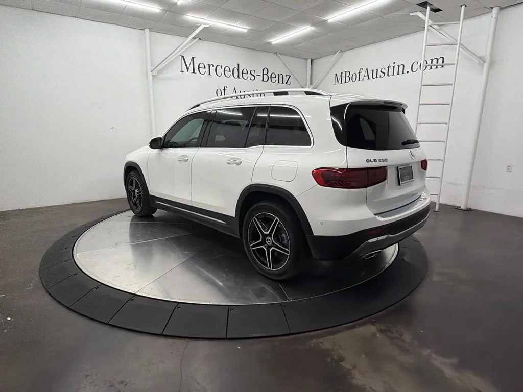 New 2026 White Mercedes-Benz GLB 250 image 5