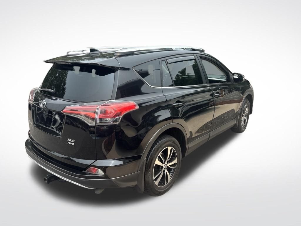 Used 2016 Black Toyota XLE image 7