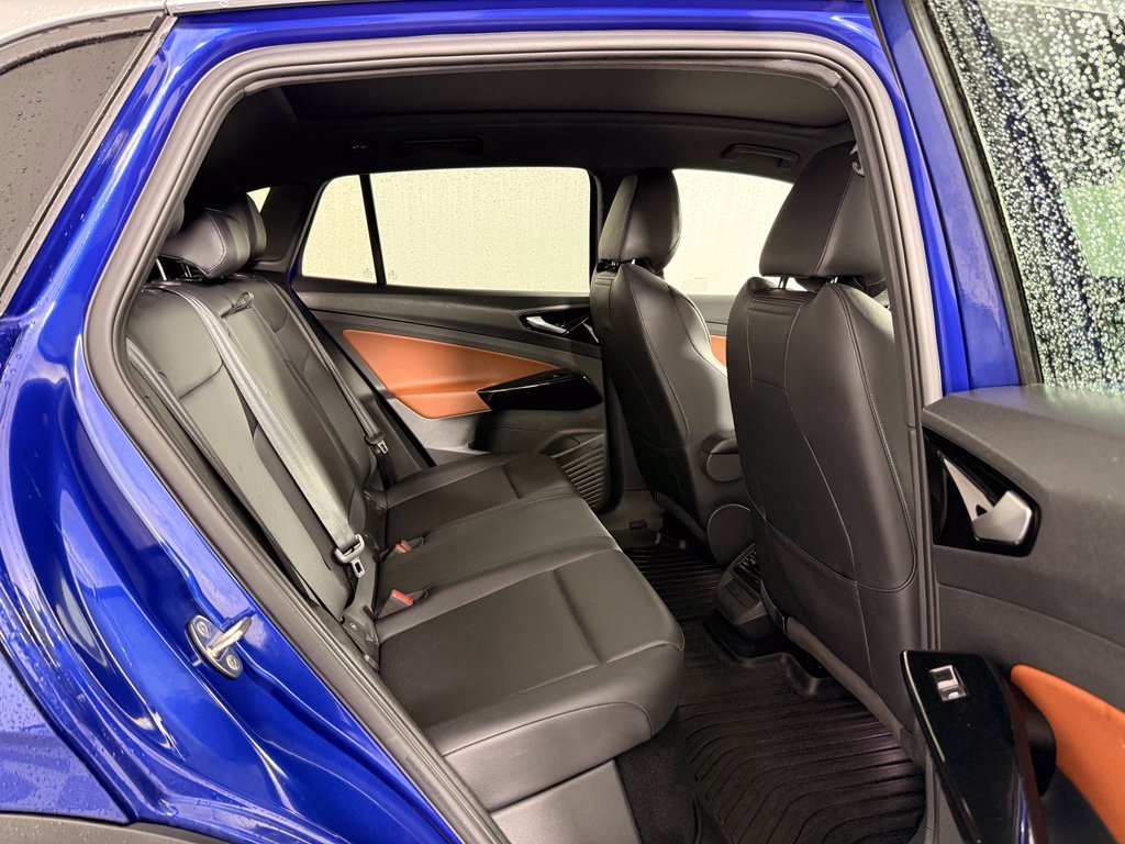 Used 2021 Blue Volkswagen Pro S image 20