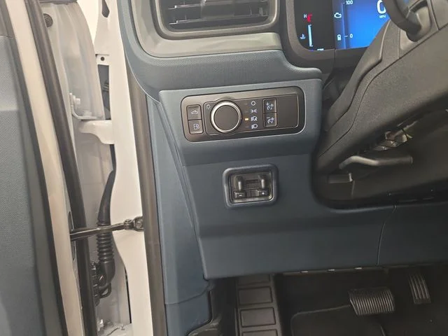 New 2026 Oxford White Ford XL image 37