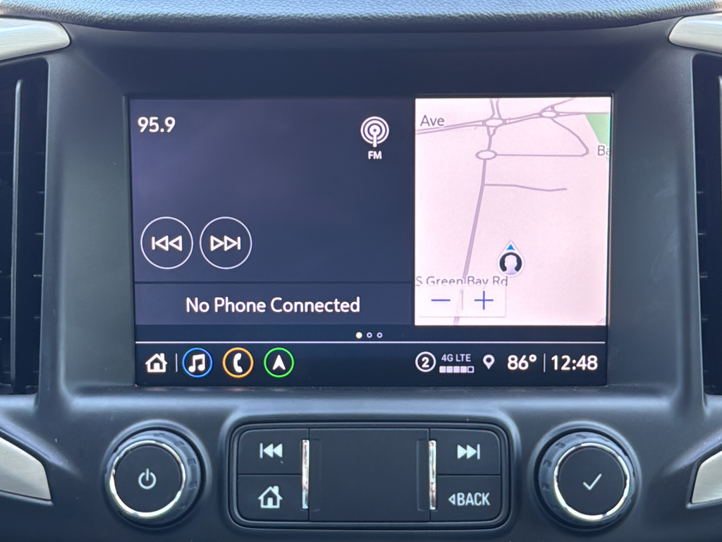 Used 2023 White GMC Denali image 23