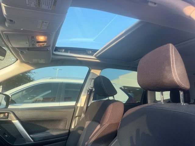 Used 2018 Black Subaru 2.5i Premium image 8