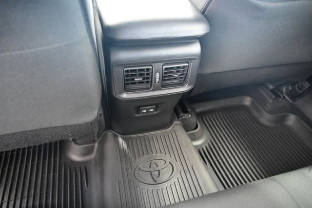 Used 2022 White Toyota XLE image 27