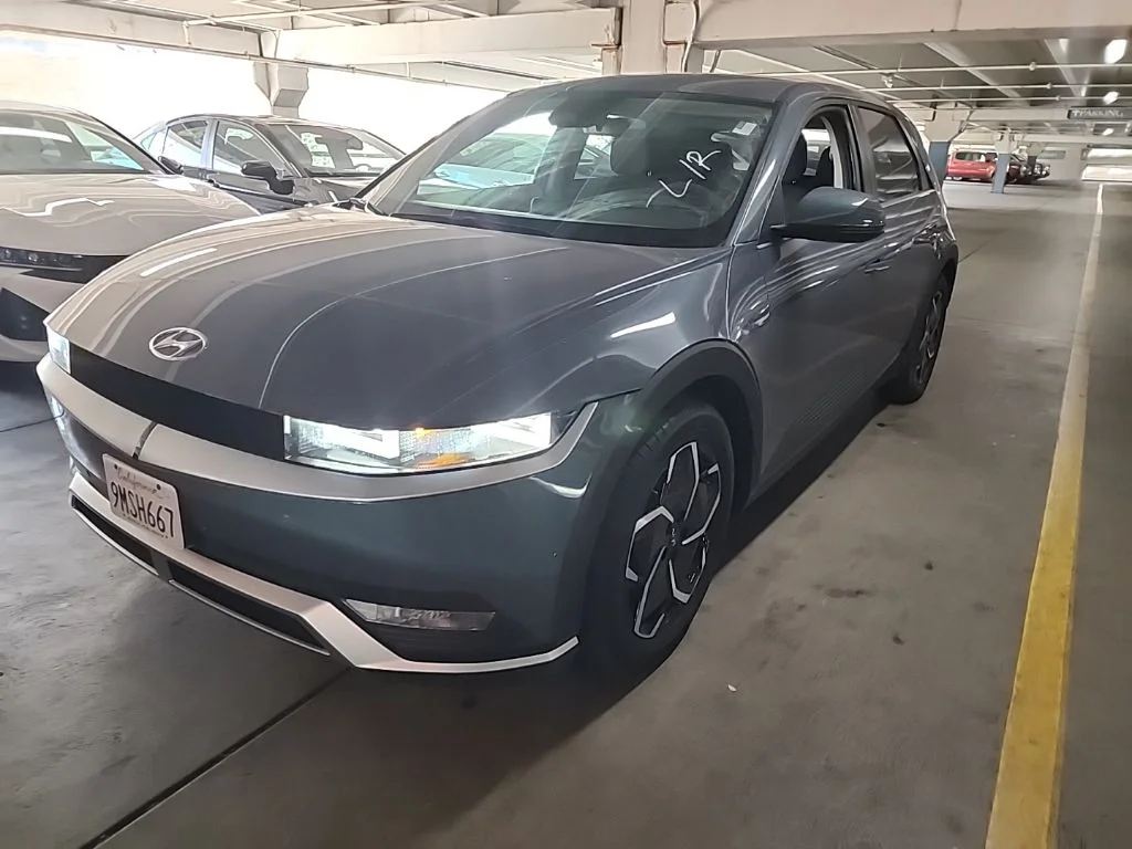 Used 2024 Green Hyundai SEL image 4
