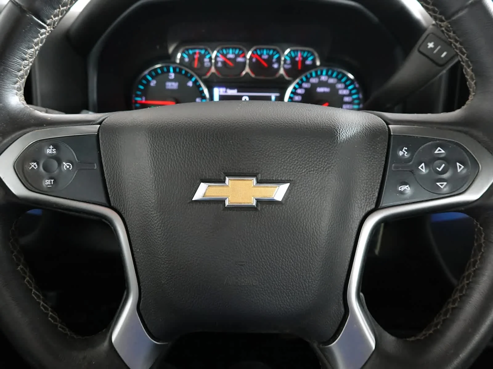 Used 2015 Deep Ocean Blue Metallic Chevrolet LT image 17