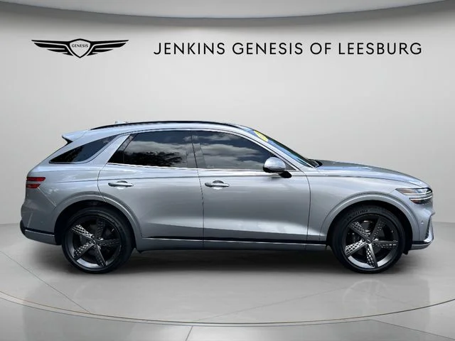 Used 2025 Silver Genesis 3.5T Sport image 3