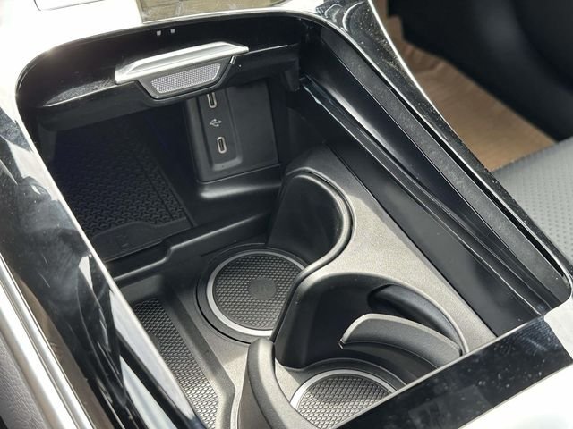 New 2026 Black Mercedes-Benz GLC 350e image 28