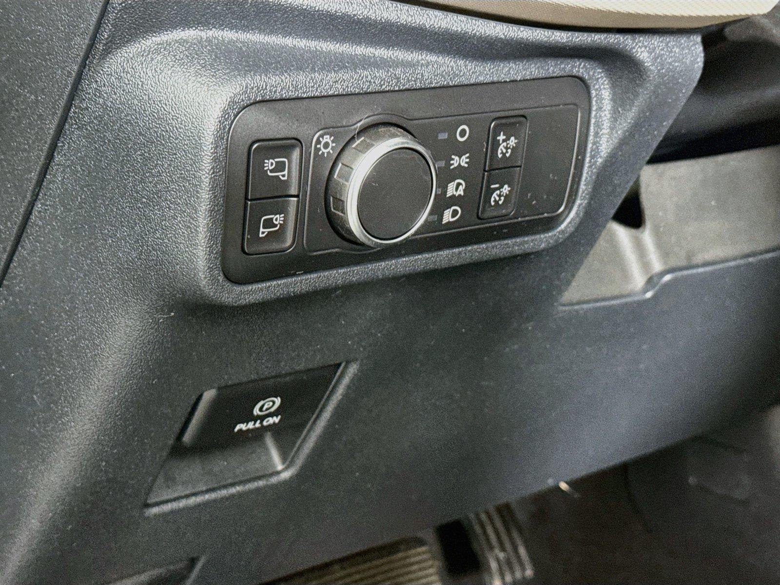 Used 2022 Eruption Green Metallic Ford Wildtrak image 15