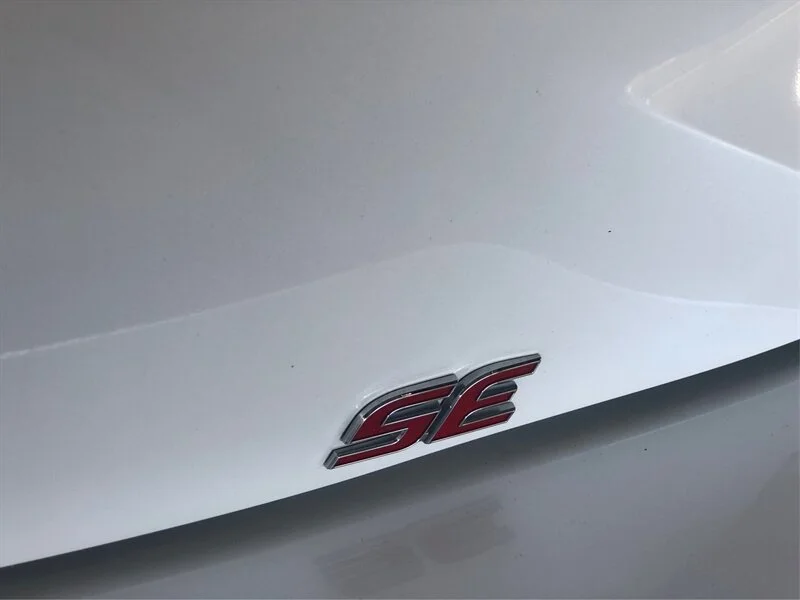 Used 2020 Blizzard Pearl Toyota SE image 19
