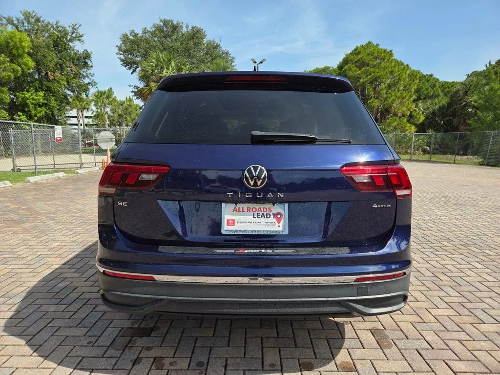 Used 2022 Silver Volkswagen 2.0T SE image 10