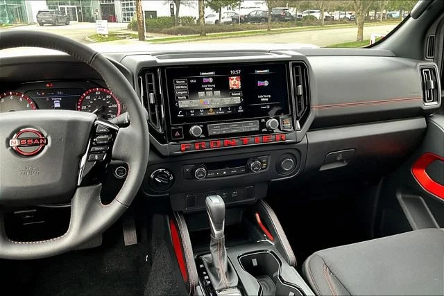 2025 Nissan Frontier PRO-4X - Photo 8