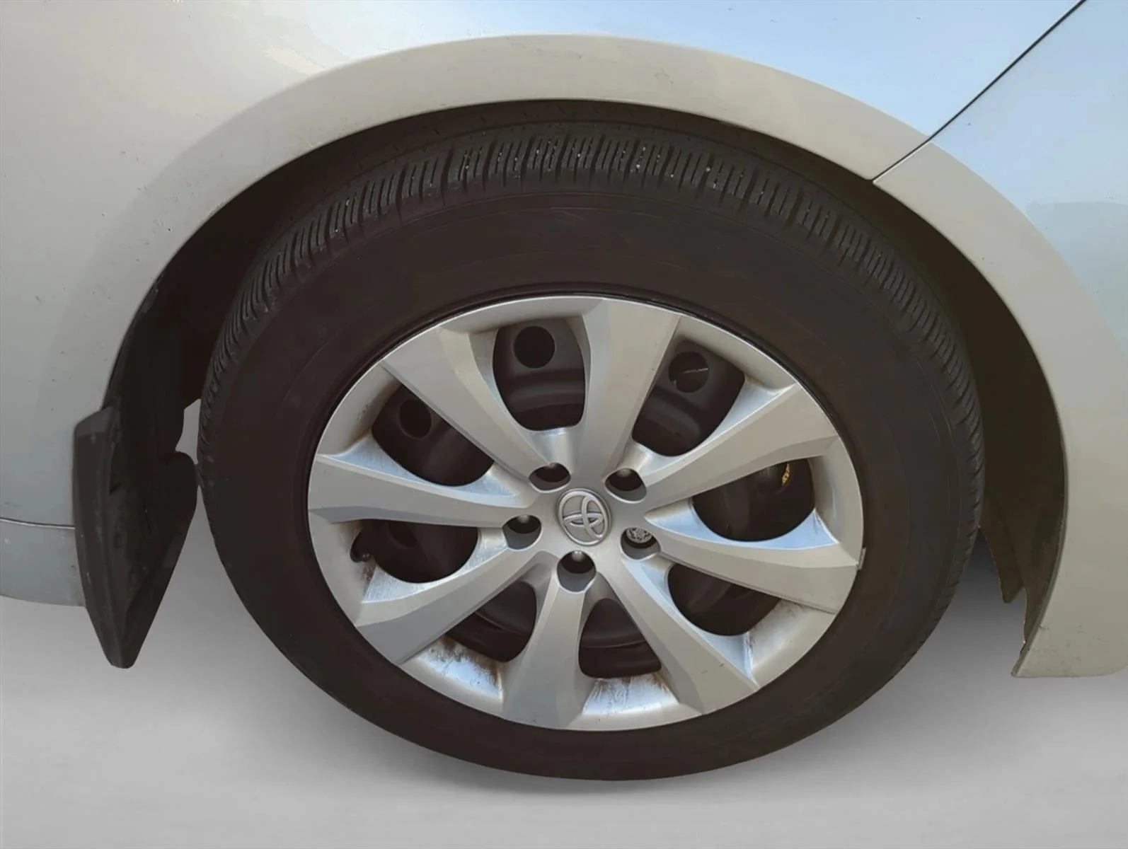 Used 2025 Classic Silver Metallic Toyota LE image 14