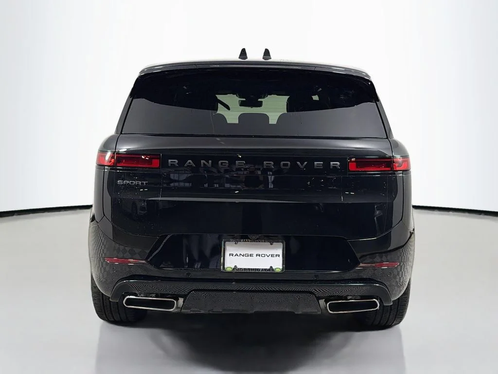 New 2026 Santorini Black Land Rover Dynamic SE image 6