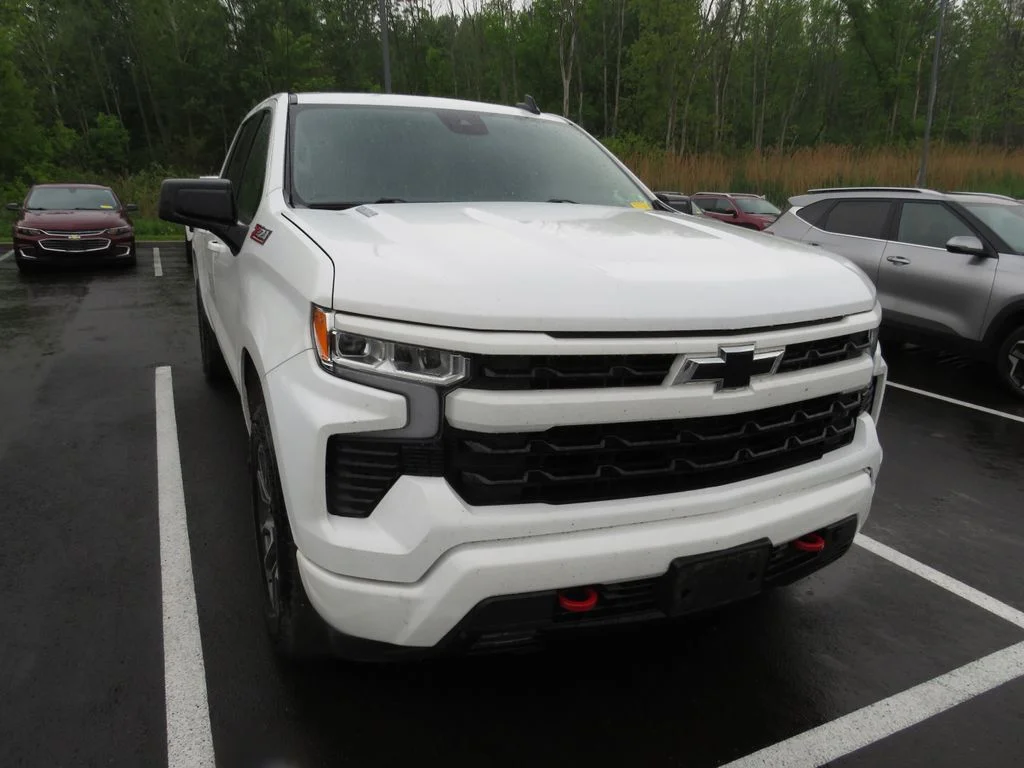 Used 2023 White Chevrolet RST image 4