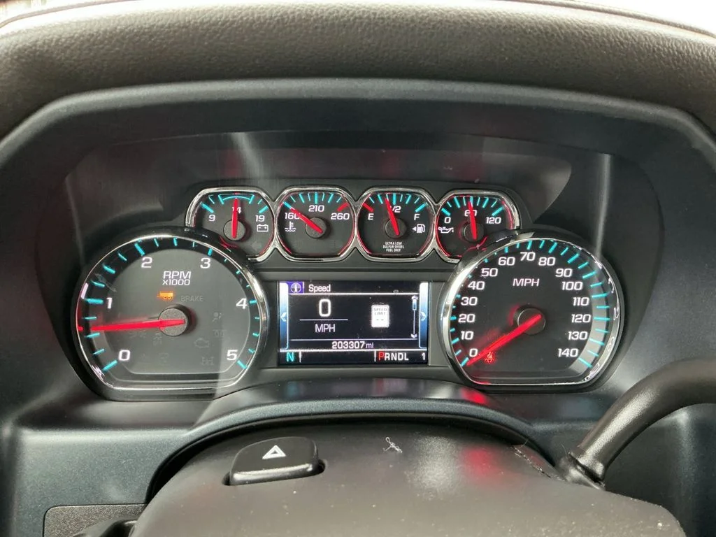 Used 2018 White GMC SLT image 14