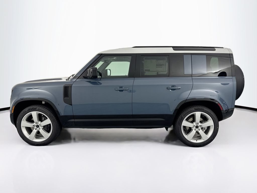 New 2026 Tasman Blue Land Rover X-Dynamic SE image 8