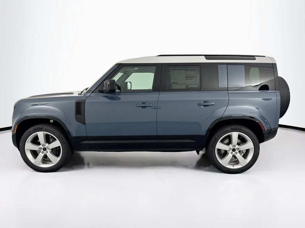 New 2026 Tasman Blue Land Rover X-Dynamic SE image 8