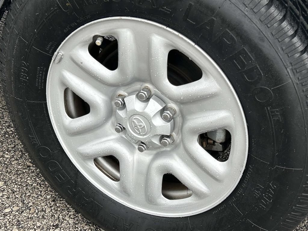 Certified Used 2023 Ice Toyota SR image 13