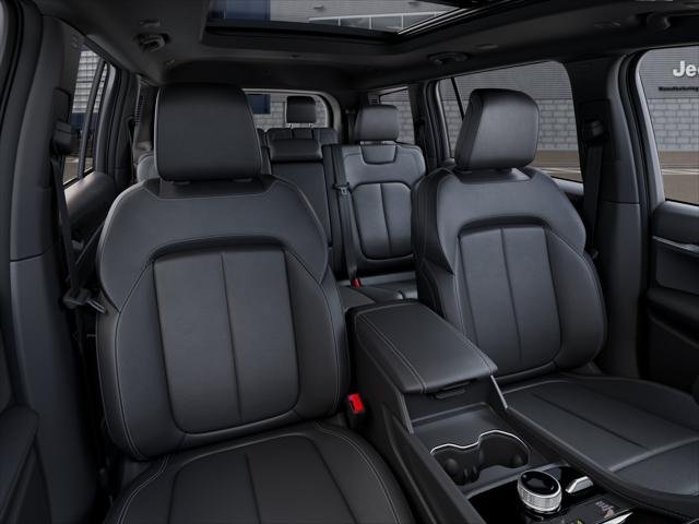 New 2026 Diamond Black Crystal Pearl-Coat Exterior Paint Jeep Limited image 21