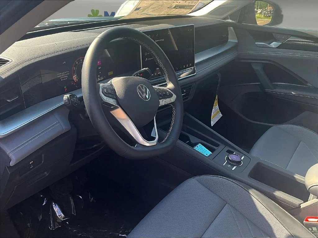 New 2026 Deep Black Pearl Volkswagen 2.0T SE image 9