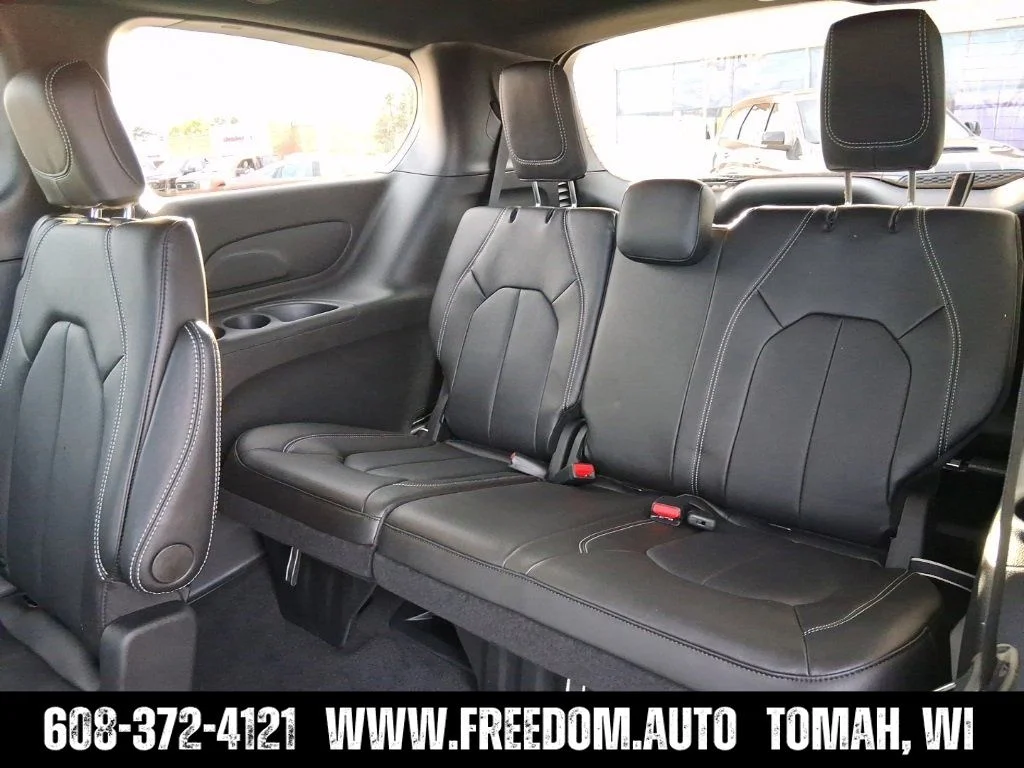 2026 Chrysler Pacifica Select - Photo 21