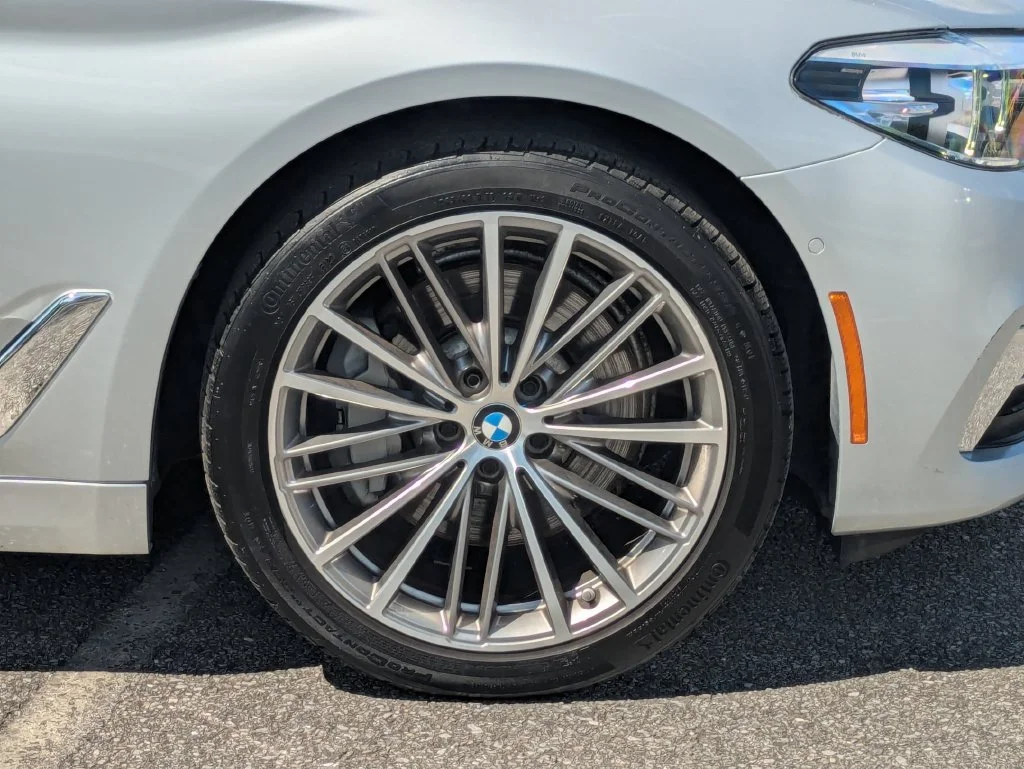 Used 2019 Silver BMW 530i image 9