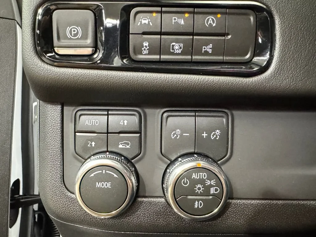 2026 GMC Yukon Denali - Photo 20