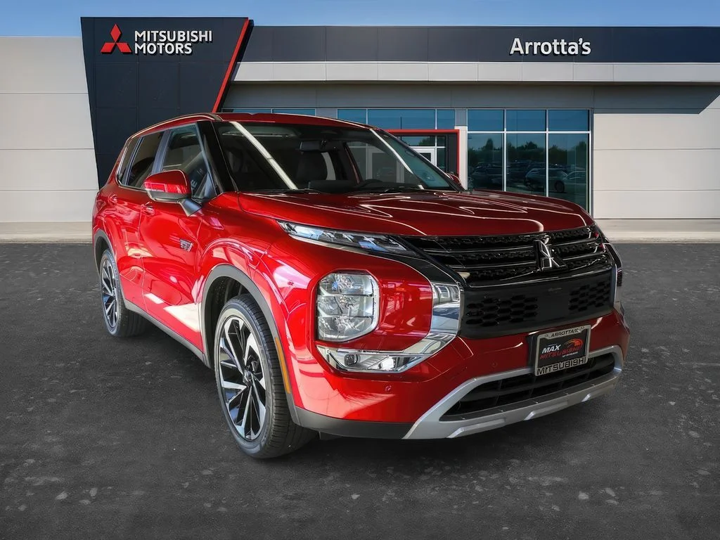 2025 Mitsubishi Outlander Plug-in Hybrid SE S-AWC's photo