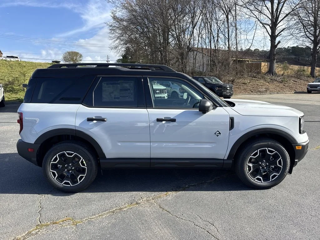 New 2026 White Ford Outer Banks image 8