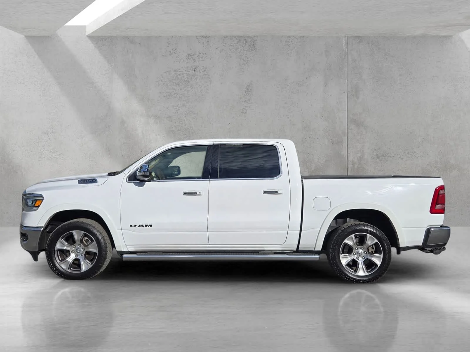Used 2021  Ram Laramie image 7