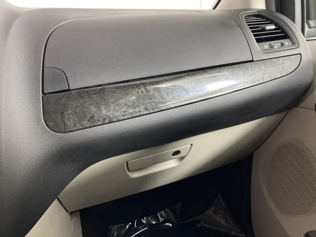Used 2018 Blue Dodge SE image 28