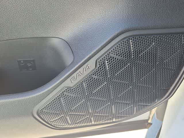 Used 2023 Wind Chill Pearl/Midnight Black Metallic Toyota Hybrid XSE image 29