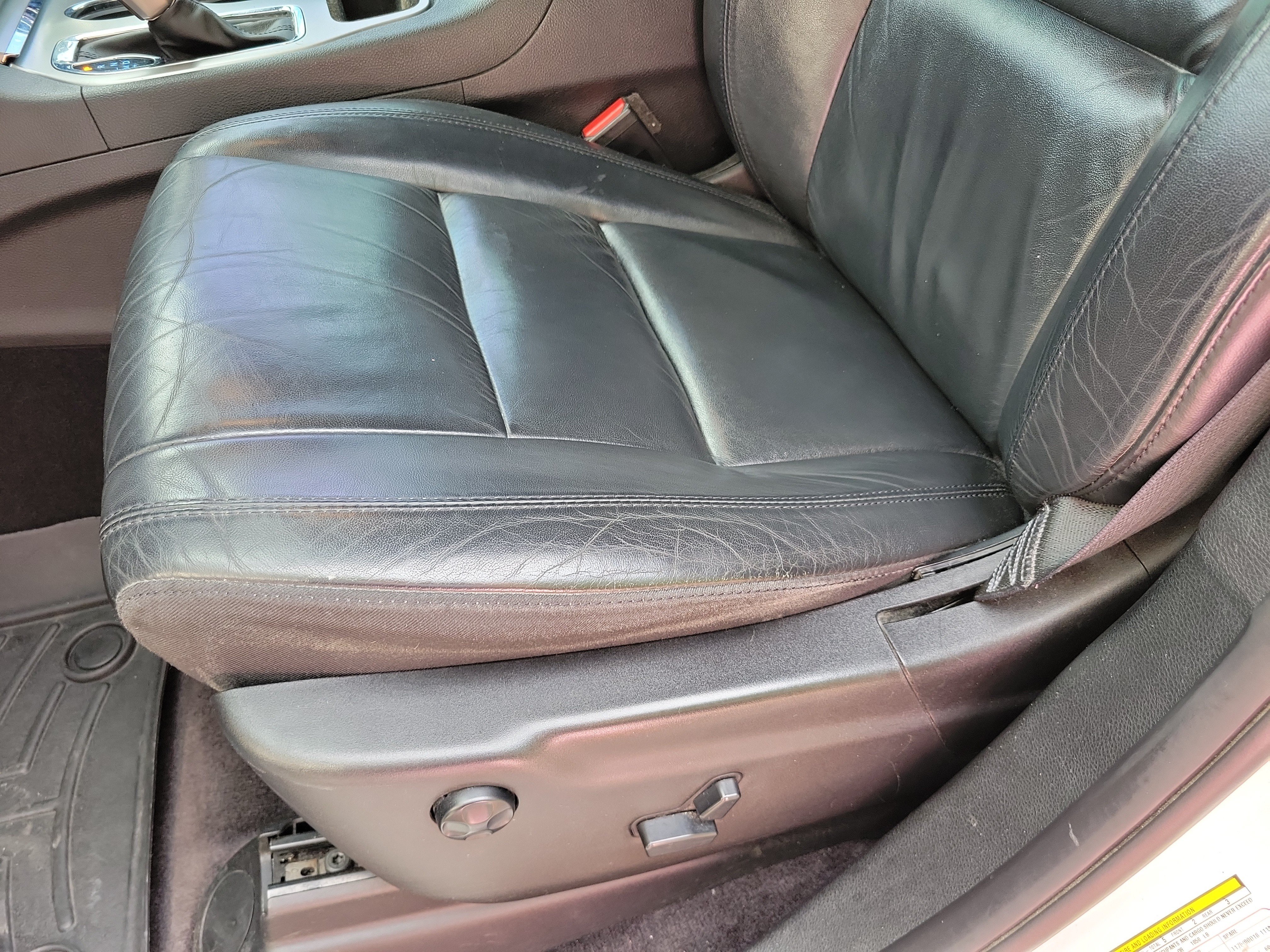 Used 2018 Bright White Clearcoat Jeep Limited image 10