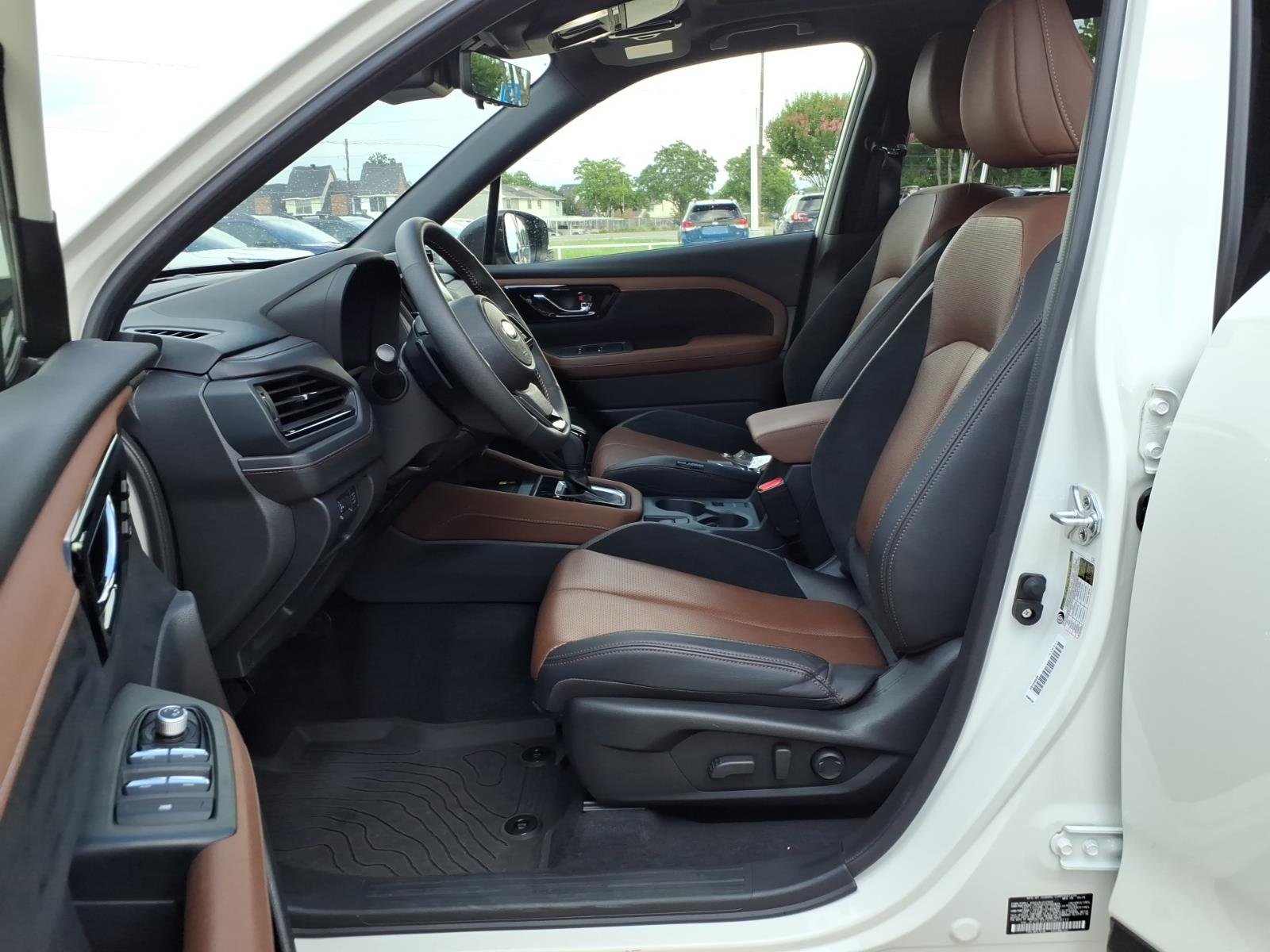 Used 2025 WHITE Subaru Touring image 15