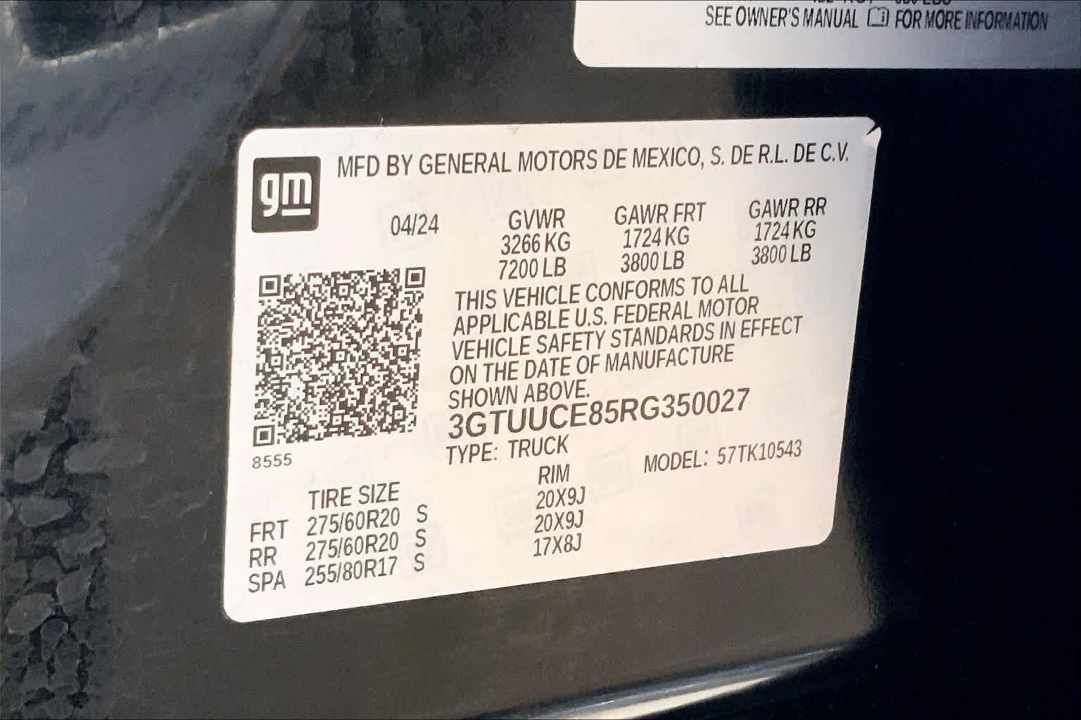 Used 2024 Onyx Black GMC Elevation image 37
