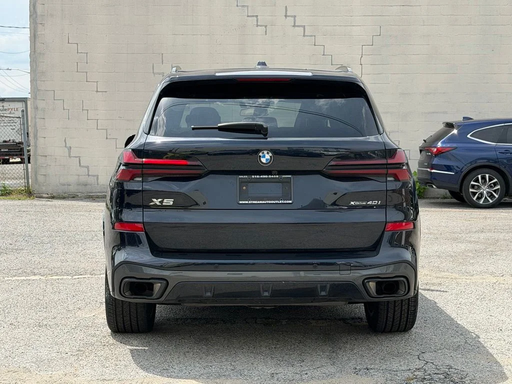 Used 2024 Black BMW xDrive40i image 6