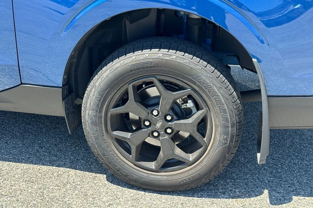 Used 2024 Blue Ford XLT image 5