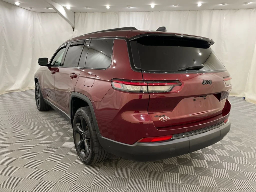 Used 2024 Velvet Red Pearlcoat Jeep Altitude X image 10