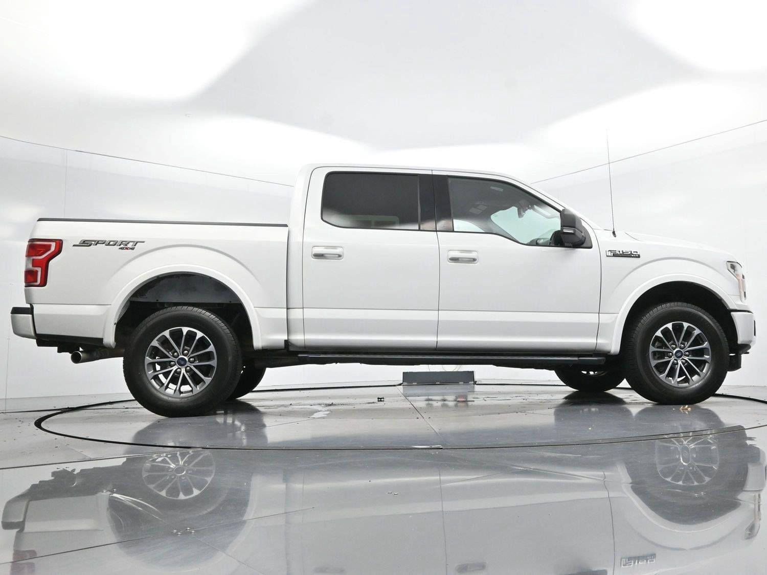Used 2018 Oxford White Ford XLT image 53